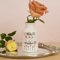 Personalized Grandma's Garden Vase With Grandkids Name and Birth Flowers For Mother's Day